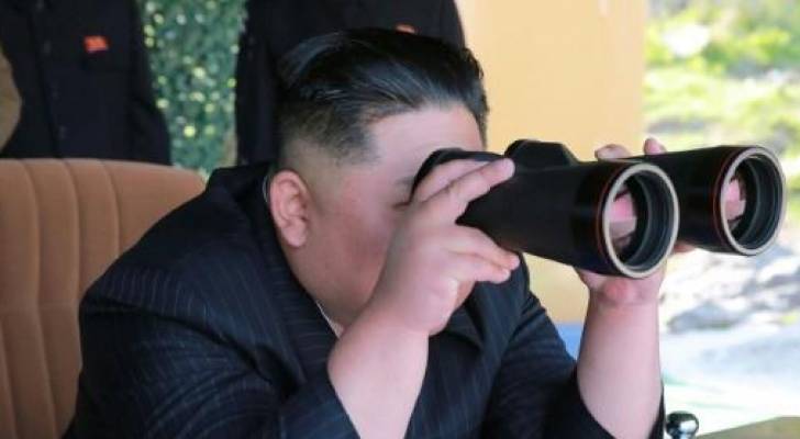 كوريا الشمالية تقول إنّها اختبرت "راجمة صواريخ فائقة الحجم"
