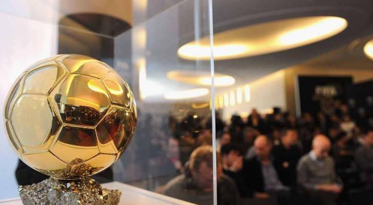 "جائزة ياشين".. فرانس فوتبول تستحدث كرة ذهبية جديدة