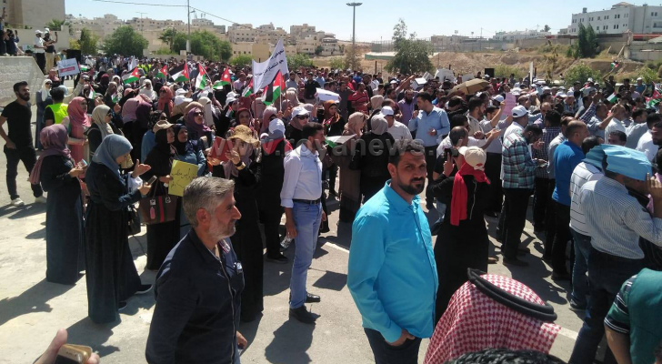 من الوقفة الاحتجاجية