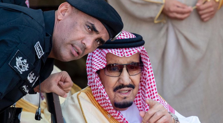 اللواء الفغم برفقة الملك سلمان - ارشيفية