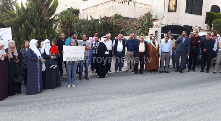 وقفة تضامنية مع اهالي الأسيرة هبه اللبدي في سجون الاحتلال
