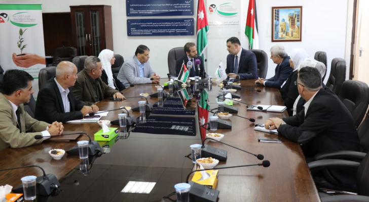 من الاجتماع