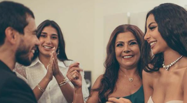 صورة لحفل خطوبة ابنة الفنانة صباح الجزائري
