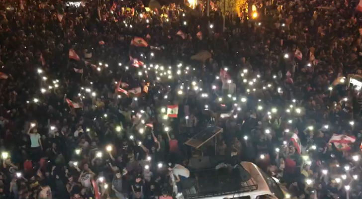 "دي جي" وسط المتظاهرين في لبنان