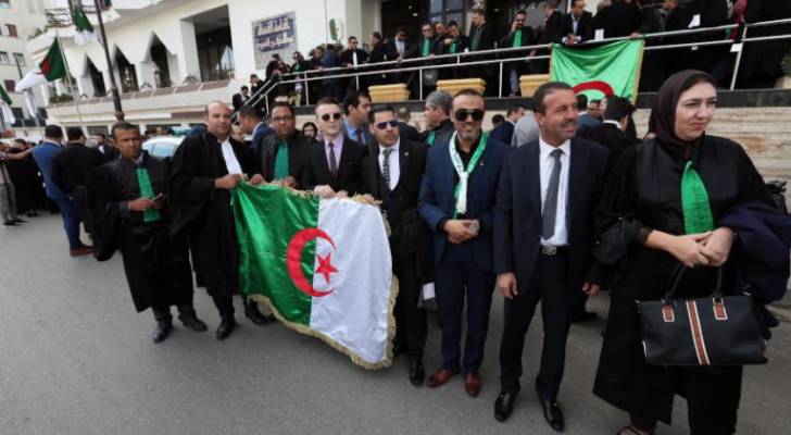 قضاة جزائريون يتظاهرون في العاصمة من أجل استقلال القضاء