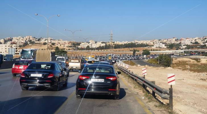 أزمة مرورية خانقة على طريق المطار باتجاه الدوار السابع بعمان.. فيديو