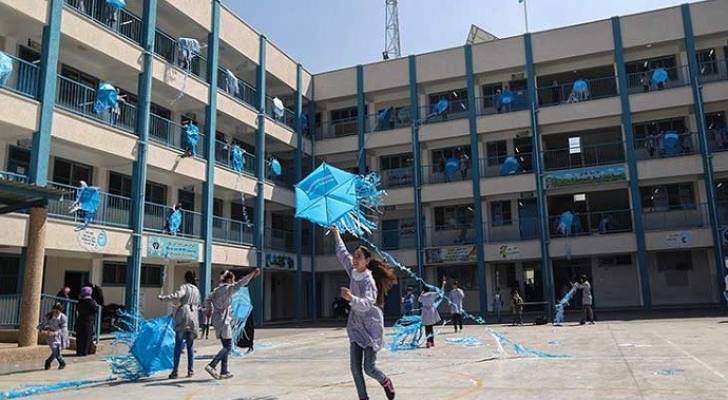 الخارجية تعلن حل أزمة عاملي الاونروا في الأردن وانهاء الاضراب