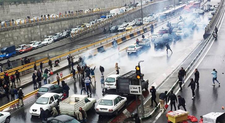 أمريكا تعلن دعمها الشعب الإيراني في تظاهره ضد النظام