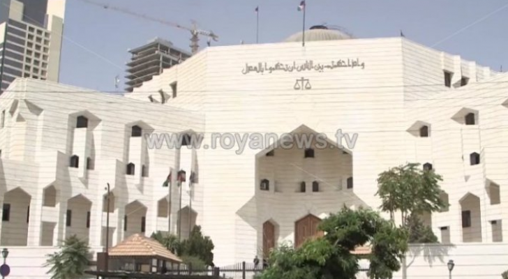 السجن 10 لعصابة  استهدفت سرقة المحال التجارية