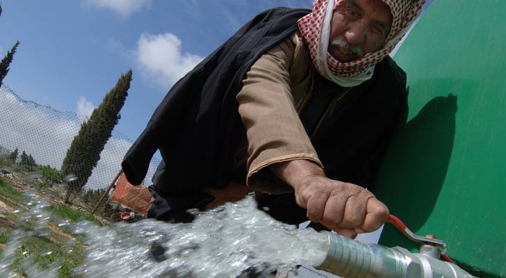 الحكومة تدعو الأردنيين للتحوط بالمياه بعد وقف الديسي