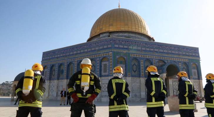 الدفاع المدني الأردني يوفر متطلبات السلامة العامة داخل المسجد الأقصى - صور