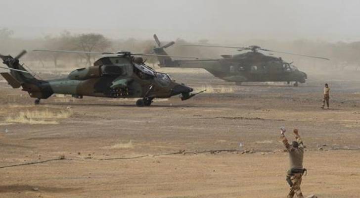مقتل 13 عسكرياً فرنسياً في حادث بين مروحيتين في مالي