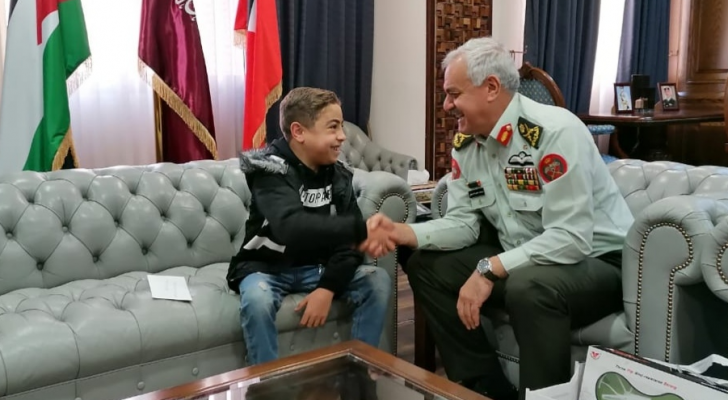 اللواء الحنيطي يلبي رغبة الطفل أحمد
