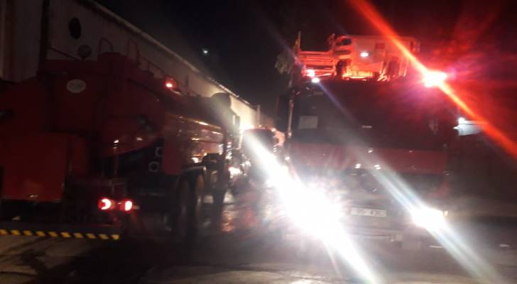 اخماد حريق هنجر بالمدينة الصناعية في سحاب- صور