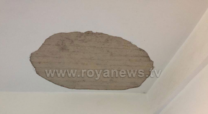 اصابة طالب مدرسة بانهيار جزء من سقف غرفة صفية باربد