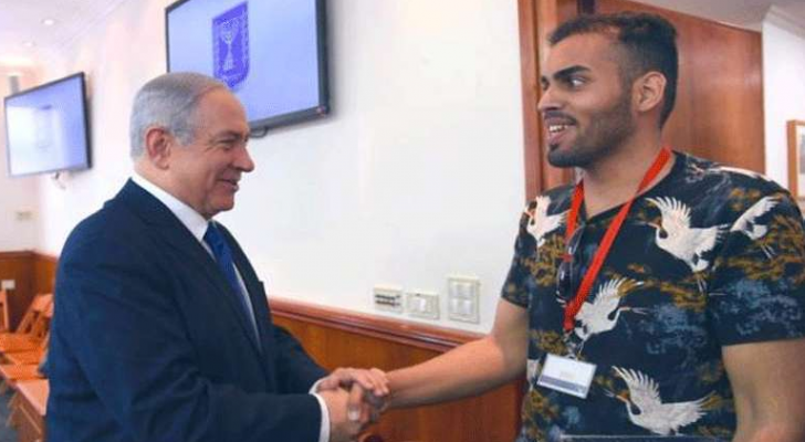 الناشط السعودي خلال زيارته لتل أبيب