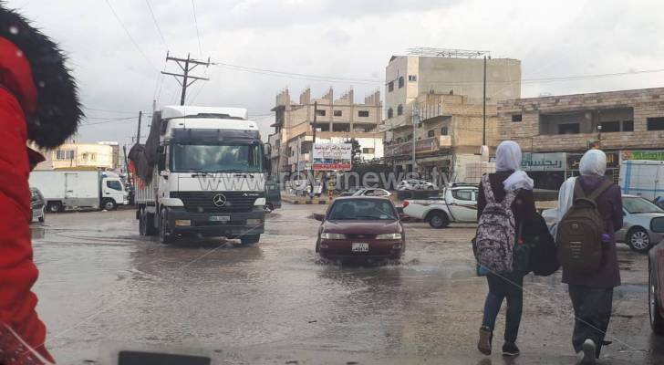 مياه الامطار تغرق مدخل بلدة ديرابي سعيد في لواء الكورة - فيديو
