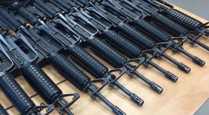 بنادق من  نوع M16
