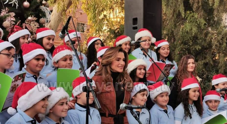 الملكه رانيا العبدالله تزور مدينة الفحيص بمناسبة عيد الميلاد المجيد