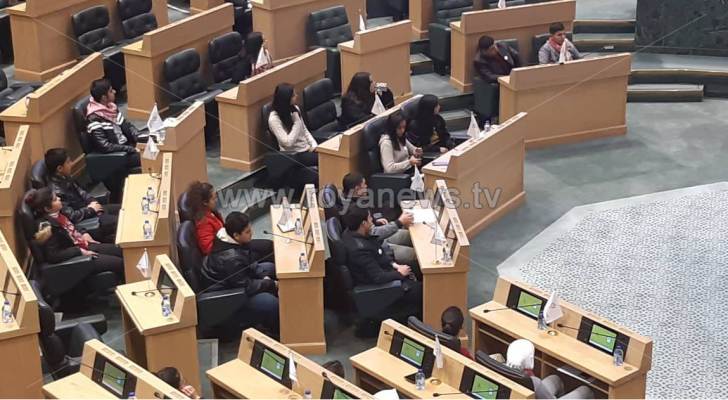 جلسة للبرلمان الأردني للطفل تحت قبة المجلس بحضور عدد من النواب والوزراء