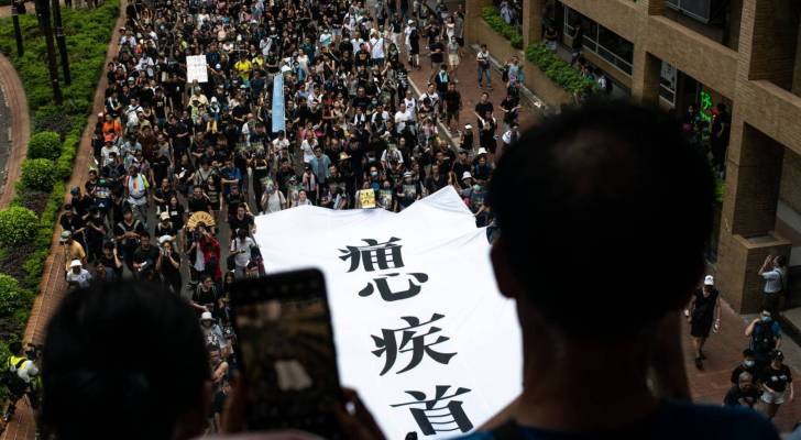 عشرات الآلاف يتظاهرون في هونغ كونغ بمناسبة رأس السنة