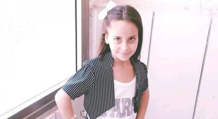 صورة الطفلة بحسب صحيفة البيان الامراتية