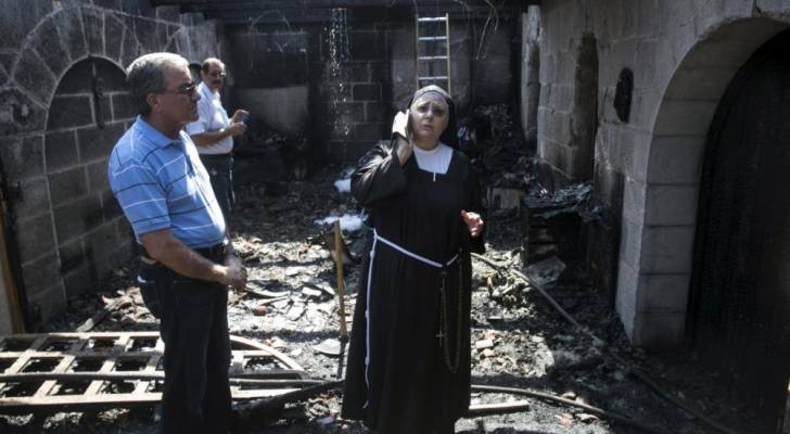 إحراق 46 مسجدا و12 كنيسة على يد عصابات الاحتلال