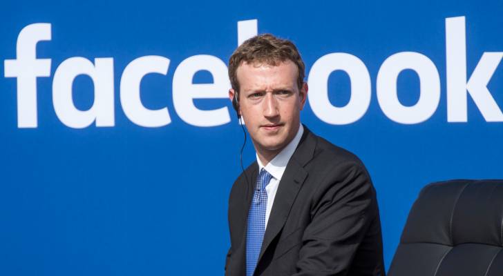 زوكربيرغ يغير "فيسبوك" جذريا و"يغضب الناس"