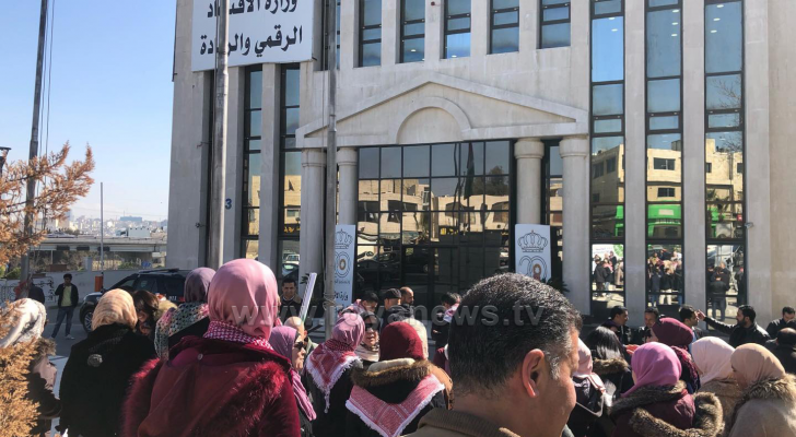 من الوقفة