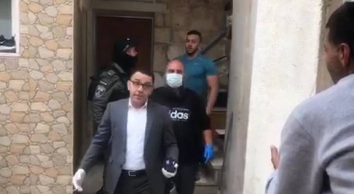 قوات الاحتلال تعتقل محافظ القدس عدنان غيث بعد تفتيش منزله