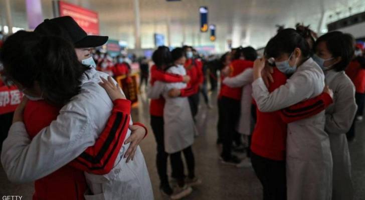فرحة عارمة مع بدء مغادرة عشرات الآلاف ووهان الصينية