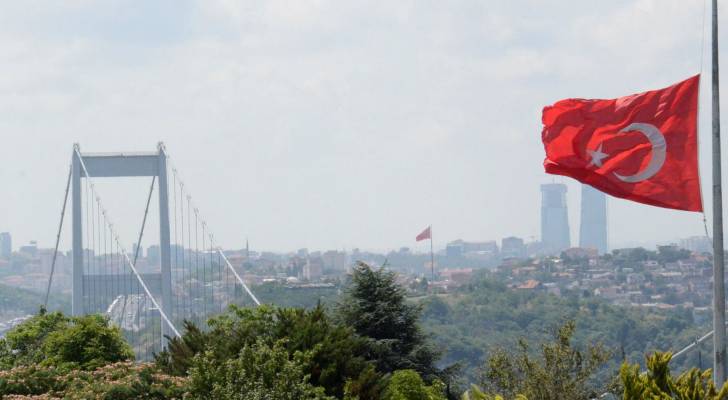 تركيا تخفض سعر الفائدة رغم تراجع الليرة