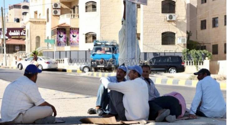 وزير العمل: تنسيق لسحب مستحقات العمالة الوافدة من الضمان قبل مغادرتهم البلاد