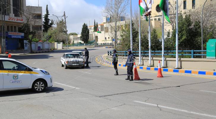 العضايلة يوضح سبب منع الحكومة لحركة المركبات في أول أيام العيد