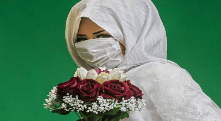 كاتب سعودي يقترح الزفاف الافتراضي في ظل كورونا
