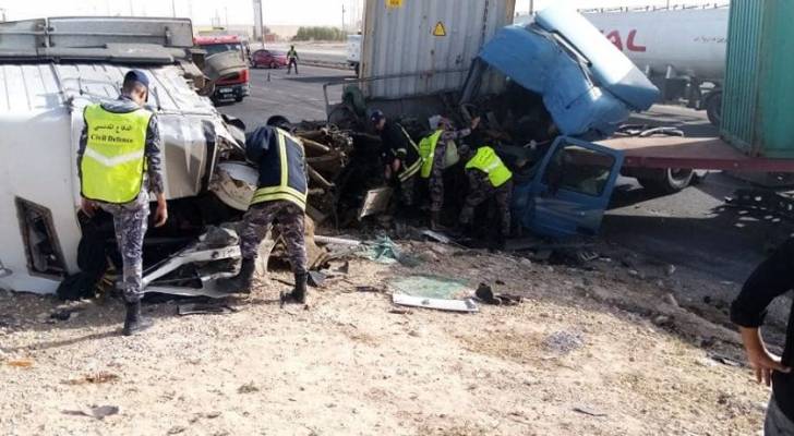 5 اصابات بحادث تصادم على الطريق الصحراوي
