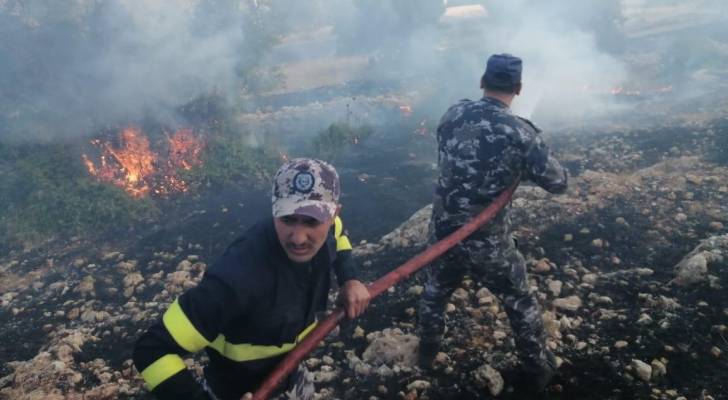 الدفاع المدني يخمد حريق أعشاب جافة وأشجار حرجية في عمان واربد وعجلون