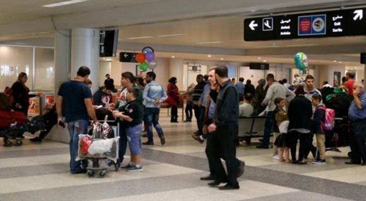لبنان ينفي منع إدخال القادمين عبر المطار لأكثر من ألفي دولار