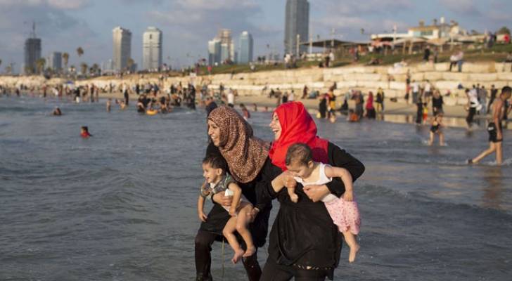 حكومة اشتية تشكو "استهتار" الفلسطينيين بتعليمات مواجهة كورونا