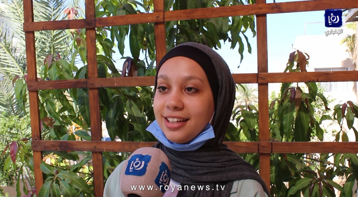 الطالبة فدوى ابو قاعود
