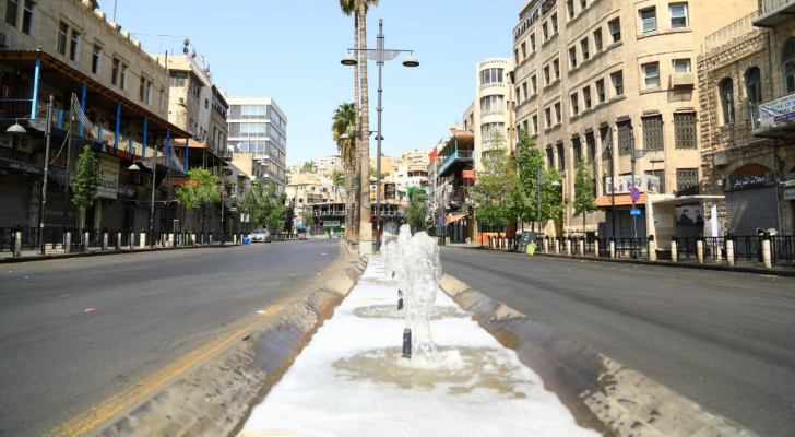 حظر تجول شامل في عمان والزرقاء الجمعة