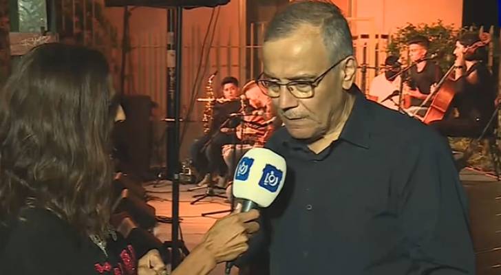 ماذا قال مغني "اناديكم" احمد قعبور لرؤيا؟ - فيديو