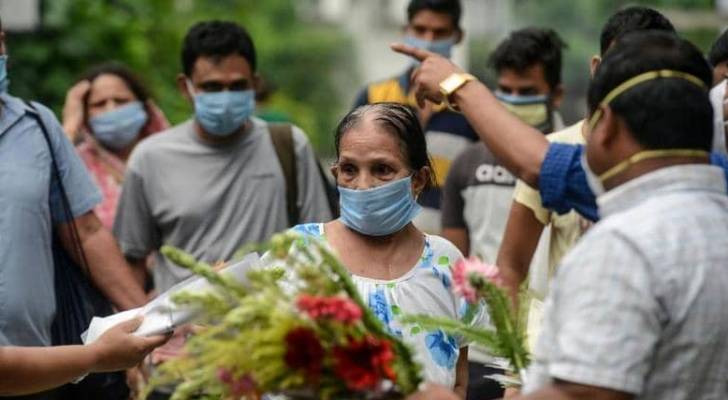 عدد الإصابات بفيروس كورونا في الهند يتخطّى خمسة ملايين إصابة