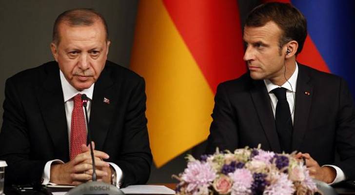 ماكرون يتهم تركيا باتباع نهج "عدواني"