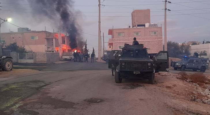 بالفيديو والصور.. وفاة و٦ إصابات بمشاجرة كبيرة في الكرك