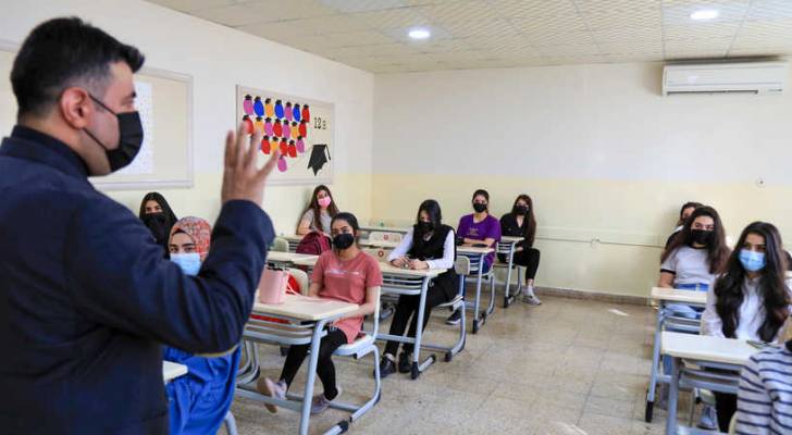 أكثر من ١٠ ملايين طالب عراقي يعودون إلى مدارسهم رغم كورونا