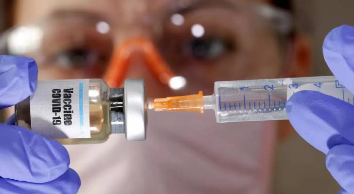 الجزائر تختار اللقاح الروسي لبدء حملة تلقيح في كانون الثاني