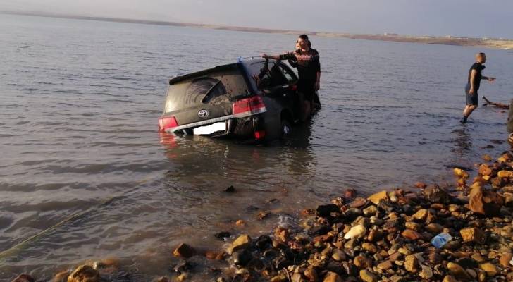 فيديو متداول لغرق سيارة في البحر الميت الجمعة