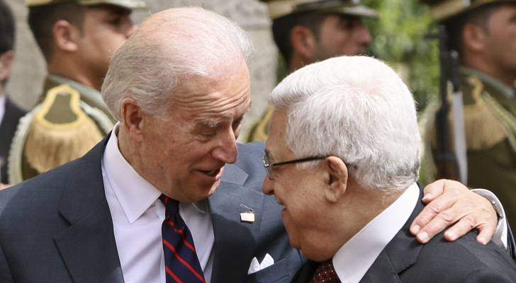 عباس يهنئ بايدن بتنصيبه رئيسا للولايات المتحدة