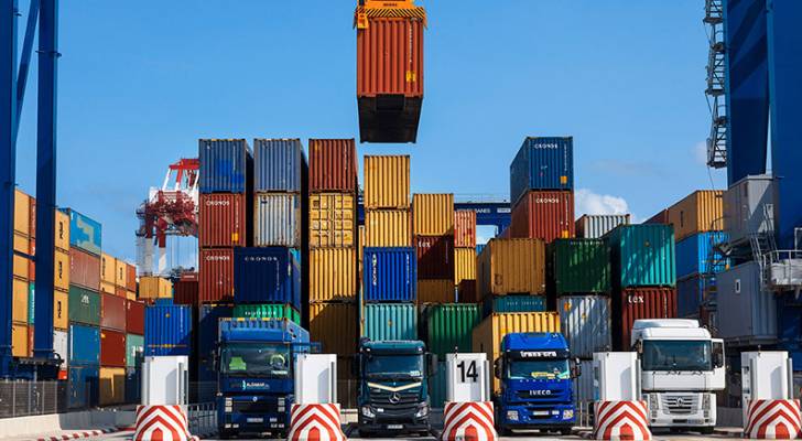 ارتفاع صادرات صناعة عمان بنسبة ١٨.٢ بالمئة خلال كانون الثاني